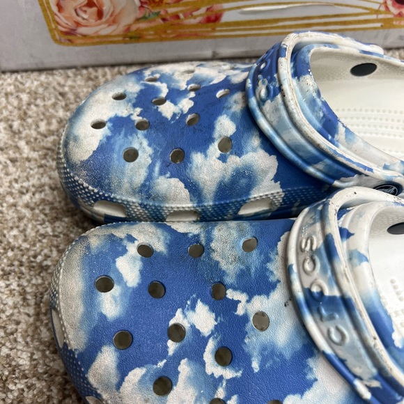 CROCS  Blue and White Cloud Clogs - Picture 3 of 9